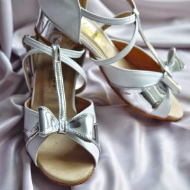 Жіноче взуття