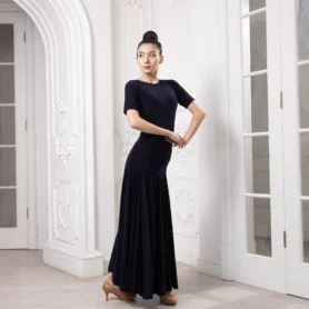 Чорна довга сукня для стандарту 989 з коротким рукавом, приталений силует, вид спереду